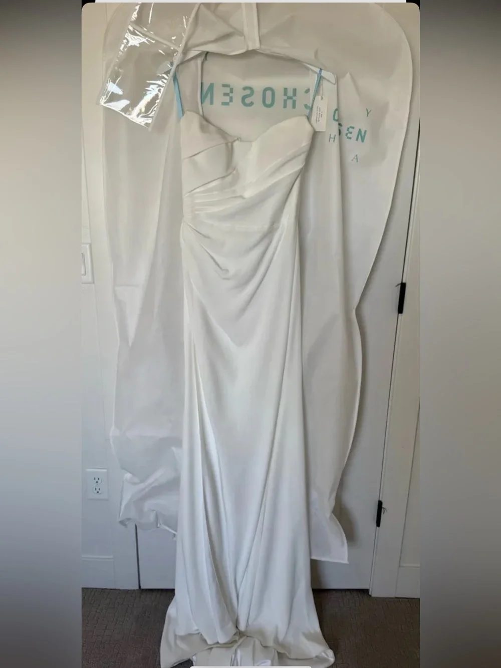 Choosen By Khya Spencer
Wedding Gown Strapless white - Picture 2 of 5
